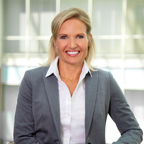 Julie Kae  -  Qlik.org